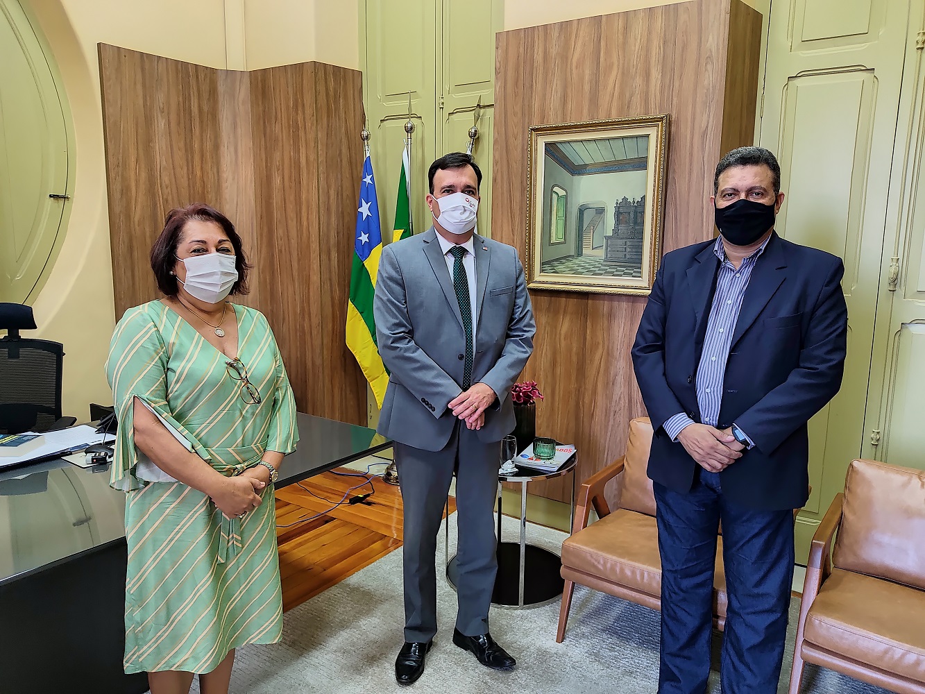 O vice-reitor pro tempore, Pedro Durão (dir.), representou a universidade de forma presencial. (foto: Ascom UFS)