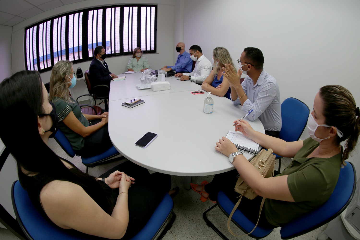 Reunião contou com a presença do diretor do campus e de alguns professores. (fotos: Schirlene Reis/Ascom UFS)